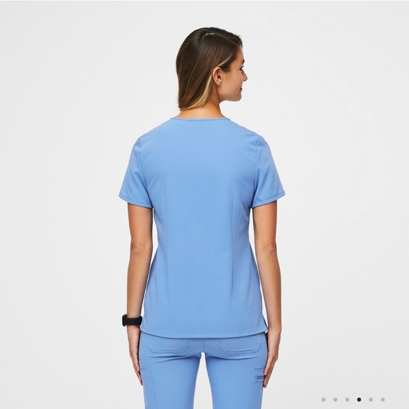 Casma Three-Pocket Scrub Top in Ceil Blue - Picture 4 of 10